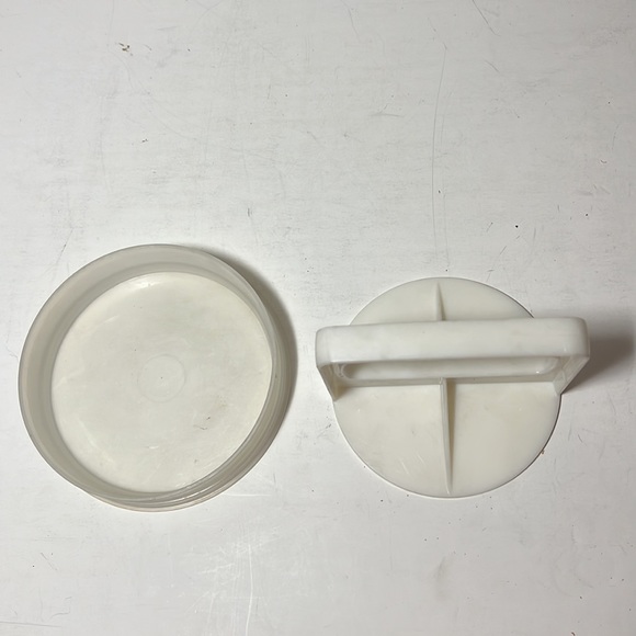 Tupperware burger maker - Picture 2 of 6